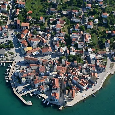 In With Terrace, Air Conditioning, W-lan, Washing Machine 3671-6 * Vodice